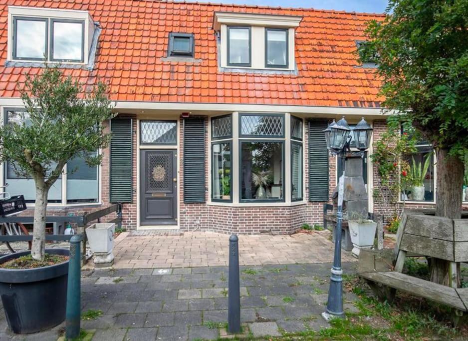 Een Heerlijke Woning Op Loopafstand Van Centrum! Леэварден Экстерьер фото