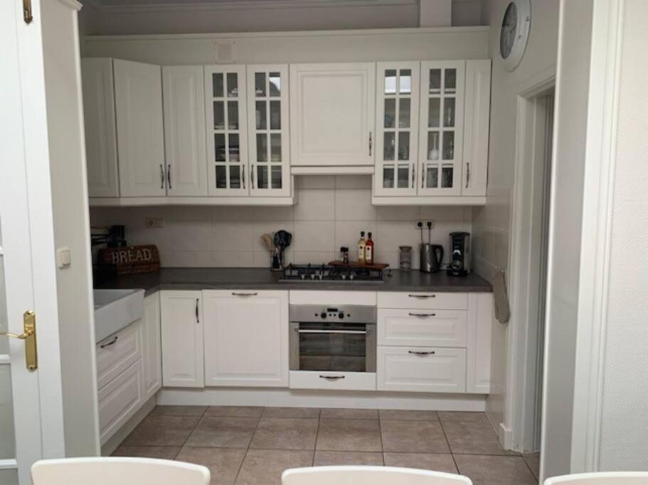 Een Heerlijke Woning Op Loopafstand Van Centrum! Леэварден Экстерьер фото